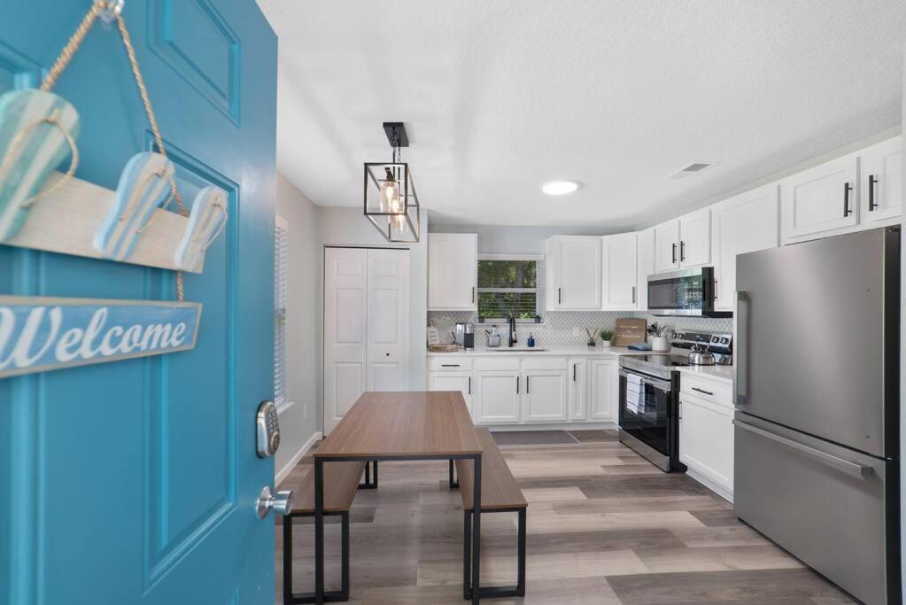 New Modern Bungalow Close To Downtown! Fully Fenced Yard Сент Августин Екстериор снимка